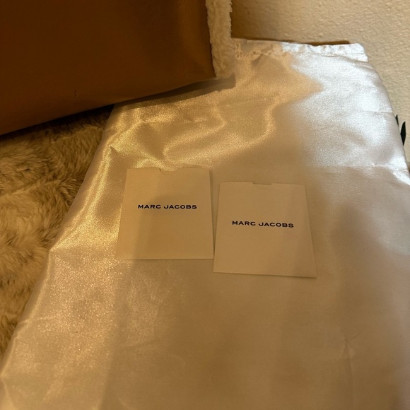 Marc Jacobs Grind Faux Shearling Tote Bag NWOT - Picture 10 of 11